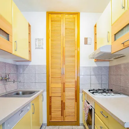 Fabulous In Near Seabeach And Nightlife شقة
