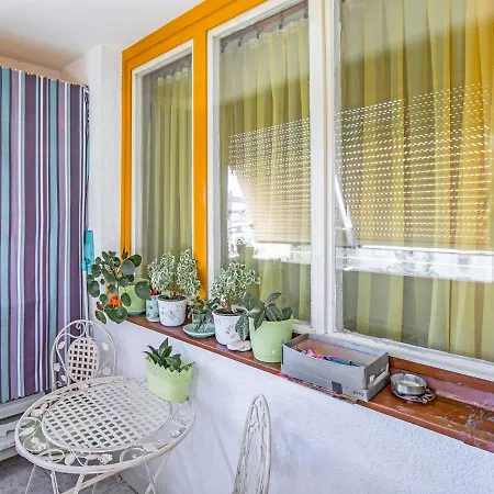 Fabulous In Near Seabeach And Nightlife *