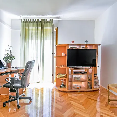 Apartman Fabulous In Near Seabeach And Nightlife