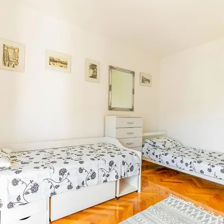Fabulous In Near Seabeach And Nightlife Apartman *